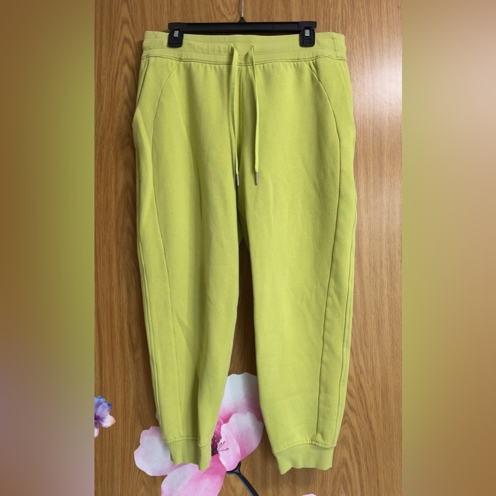 Lululemon Women’s Scuba Joggers, “Wasabi”, Sz 10